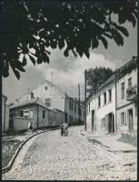 cca 1950 Szabó Gyula: Óbudai utca részlet, jelzetlen vintage fotó a szerző hagyatékából, 24x18 cm