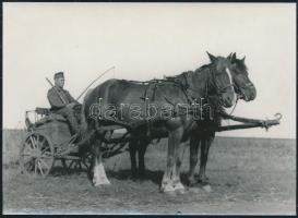 1942 Thöresz Dezső (1902-1963): Ostor a kézben, puska a vállon. A 2. magyar hadsereg kivonulása a Don-kanyarhoz, 12x17 cm