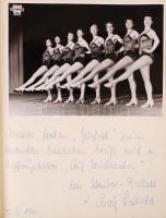 cca 1960 A cirkus és varieték világa artista fotó és aláírás gyűjtemény kb 20 híres artista csapat k...