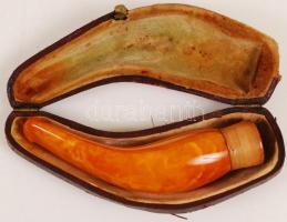 Borostyán szipka eredeti bőr tokban, jó állapotban h: 10 cm