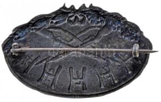 Osztrák-Magyar Monarchia ~1915-1917. "1. Lovashadosztály" ezüstözött réz sapkajelvény (46x...