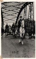 Komárom, Horthy Miklós, bevonulás / Horthy, entry of the Hungarian troops 'vissza' So. Stpl (fl)