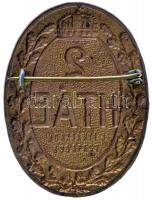 Osztrák-Magyar Monarchia ~1915. "2. Honvéd Tábori Ágyus Ezred" réz sapkajelvény hátoldalon...