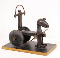 Samu Géza (1947-1990): Napszekér. Bronz, jelzés nélkül, bronz talapzaton, m:12 cm, h:14 cm