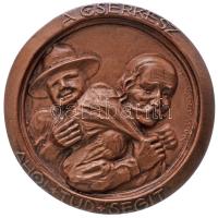 Nagy Árpád (1894-1959) / Dósa Sándor (?-1949) ~1933. "Cserkész Tízparancsolat - A Cserkész ahol tud segít" hátoldalon jelzett mázas terrakotta plakett sorozatának darabja (116mm) T:1 Hungary ~1933. "Ten Commandments for Scouts" commemorative ceramic plaque variety. Sign: Árpád Nagy / Sándor Dósa (116mm) C:UNC
