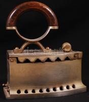 Régi öntöttvas szenes vasaló, tisztítva/ Vintage coal iron, 22x20x10cm