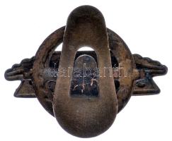 ~1950. "IKARUS" zománcozott gomblyuk jelvény (26x16mm) T:2-
Hungary ~1950. "IKARUS (H...