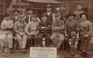 Brno, Brünn; Ernst Krackhardts Metallwaren- und Maschninenfabrik / ironware workshop, group photo