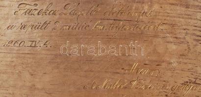 Iparművészei Vállalatos fém doboz, Budapest akkori címerével, belül Hüvös Sándor Malév vezérigazgató...