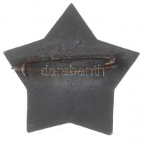 ~1950. "Kiváló lövész" zománcozott jelvény (33mm) T:1-
Hungary ~1950. "Excellent Shoo...