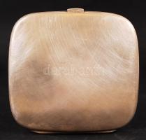 Cca 1880 ezüst (Ag.) cigarettatárca, ugró lovasokkal és patkókkal, monogramos, mesterjellel (K&W...