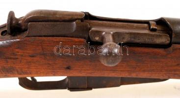 Nagany hatástalanított katonai fegyver szuronnyal. Komplett 7,62 kaliber. Bőrtokkal / Russian milita...