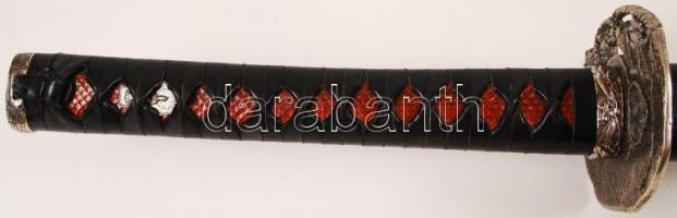 Szamurájkard (Katana) acél pengével, fa hüvellyel, bőr markolattal. Igényes darab / Samurai sword 67...