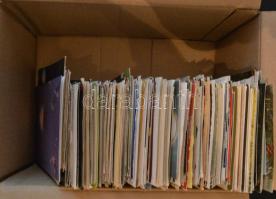 Több mint 500 db MODERN motívumlap (karácsony és húsvét üdvözlőlapok, néhány külföldi és magyar városképes lap) / More than 500 modern motivecards; Christmas and Easter greeting cards, with a few foreign and Hungarian town-view postcards