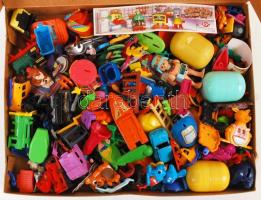 Egy doboznyi Kinder figura / Kinder collecting toys