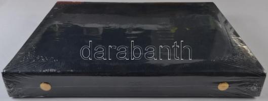 Éremtartó doboz kivehető tálcákkal eredeti, bontatlan csomagolásban, 72 férőhellyel, 25x35cm