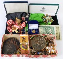 Doboznyi vegyes jelvény, emlékérem, bankjegy, kitüntetések és jelvények gyűjtői replikája, zománcozo...