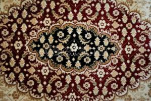 Nagyméretű műselyem szőnyeg nagyon szép, újszerű állapotban 160x200 cm