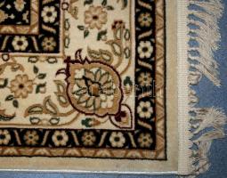 Nagyméretű műselyem szőnyeg nagyon szép, újszerű állapotban 160x200 cm