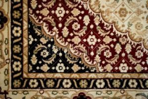 Nagyméretű műselyem szőnyeg nagyon szép, újszerű állapotban 160x200 cm