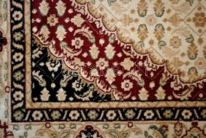 Nagyméretű műselyem szőnyeg nagyon szép, újszerű állapotban 120x160 cm