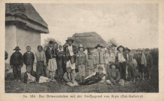 Bryn, Der Ortvorsteher mit der Dorfjugend / village magistrate and youth