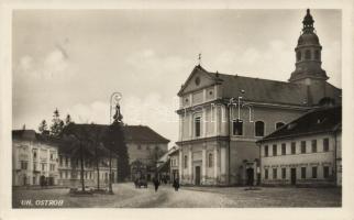 Uhersky Ostroh (Magyarsárvár, Ungarisch Ostra) Námestí / main square, church