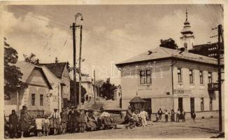 Királyhelmec, Római katolikus templom, Rákóczi utca, H. Reismann üzlete, autók / church, street, shop, automobile (ázott / wet damage)