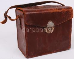 1937-1938 Eastman Kodak Popular Brownie rollfilmes boxkamera bőr tokkal /
Box camera in leather case