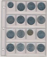 16db kaszinó játékpénz és zseton berakólapon T:2