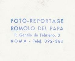 cca 1950-1960 Romolo del Papa (Róma): A gyakorlat vége, pecséttel jelzett vintage sportfotó, 24x18 c...