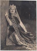 cca 1940-1950 Sulyok Mária színésznő, vintage színházi fotó, 26x19 cm
