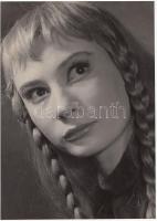 cca 1950 Ferrari Violetta (1930) színésznő vintage portréja, 27x20 cm