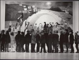 1975 Ruzsonyi Gábor (1952-1992): Csontváry előtt, jelzetlen, bemutatva a Magyarország ma című fotókiállításon 1975-ben, a Magyar Munkásmozgalmi Múzeumban, 18x24 cm