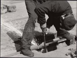1972 Sínvágó, jelzetlen vintage szociofotó, 18x24 cm