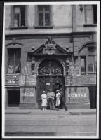 cca 1930-1940 Miskolci ut6carészlet, ifj. Stein Bernát üzlete, fotó, 8x6 cm