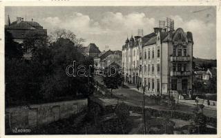 Ungvár, Zsatkovics tér / square