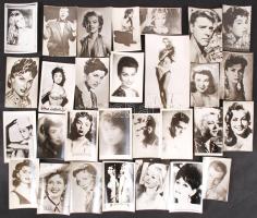 cca 1960-1970 76 db színészeket ábrázoló fotó különböző méretekben, több közülük dedikált (pl. Claudia Cardinale, Belinda Lee stb.)