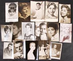 cca 1960-1970 76 db színészeket ábrázoló fotó különböző méretekben, több közülük dedikált (pl. Claud...