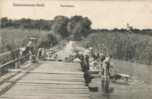 Balatonkenese, Part, mosó nők; Rosenthal Dávid kiadása