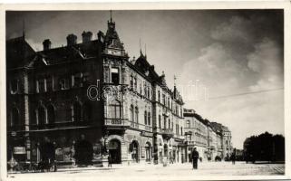 Szeged, Horthy Miklós utca, Berger testvérek Rt., Kárpitos, Fleissig Dezső boltja, étterem
