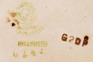 2 db népi virágmintás falitányér, apró lepattanásokkal, jelzett, d: 23 cm