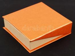 Korall nyaklánc, h: 45 cm /
Coral necklace, 45 cm