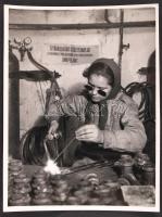 1953 Hegesztőlány propagandafotó 12x9 cm