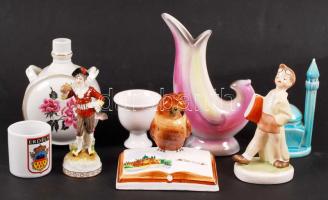 Óriási bolhapiac tétel, főleg porcelánokkal. Sok jó és értékes darab