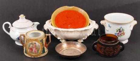 Óriási bolhapiac tétel, főleg porcelánokkal. Sok jó és értékes darab