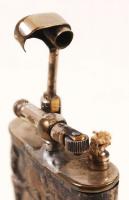 Öngyújtó ezüst (Ag) borítással kézi ötvösmunka: udvari felolvasás / Lighter with handmade ornamented...