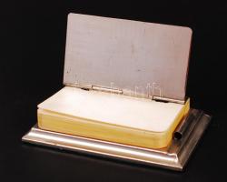 Asztali jegyzettömb, nyitható fém tokban, 7×11 cm