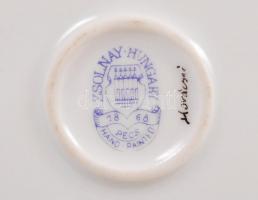 Zsolnay libát tömő lány, kézzel festett, jelzett, hibátlan, m:14 cm, h:16 cm