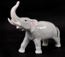 Jelzés nélküli elefánt, kézzel festett,  restaurált, m:14 cm, h:15 cm